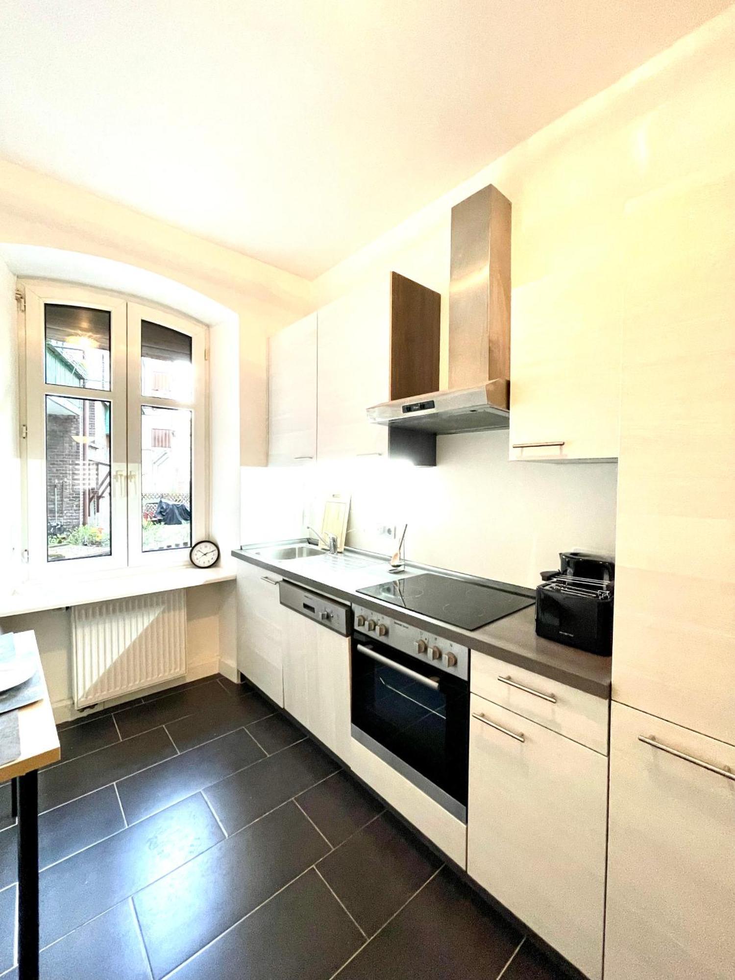 Apartment N-ferienwohnung Naehe U-bahn Fuer 4 Personen